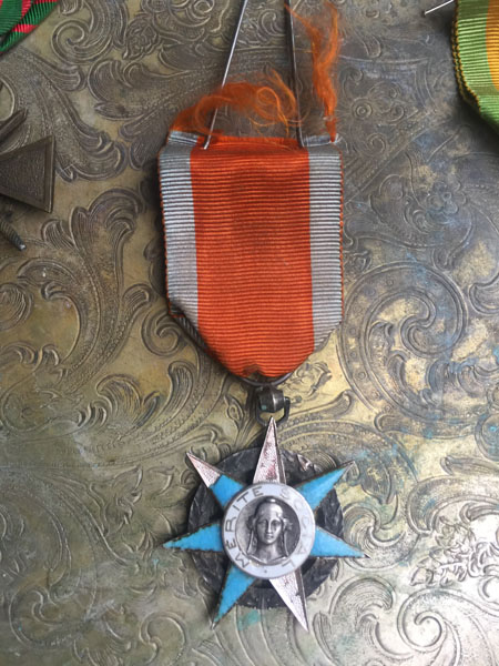 medalB.jpg