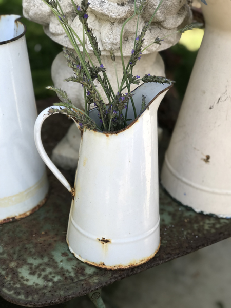 pitcherwht10.jpg