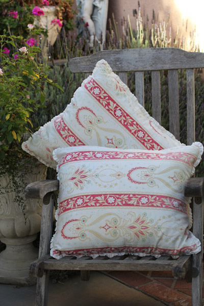 vintageyredyellpillows.jpg