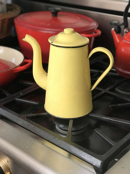 yellowpot.jpg