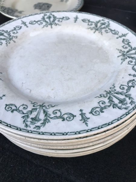 Green Crest Antique Plates #set9