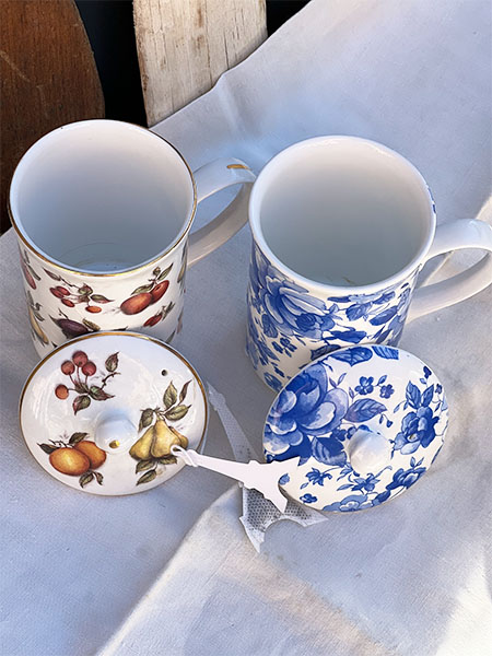 England - Pair Teacups Lidded 1