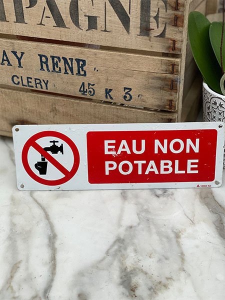 French Sign #nodrinkingwater