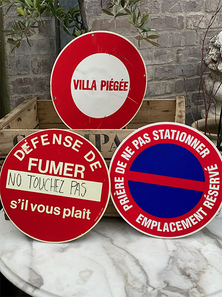 French Round Parking Sign