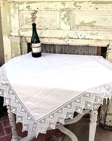 Tablecloth - White Lace Edged 38x38 #fr