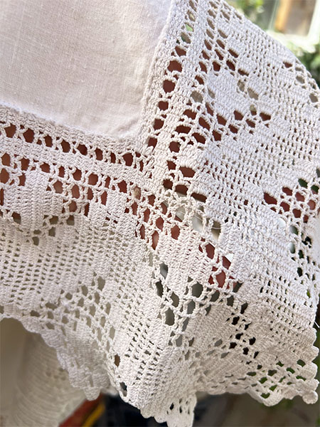 Tablecloth - White Lace Edged 38x38 #fr 1