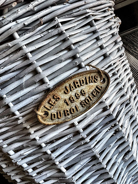 Vintage Vineyard Basket with plaque #W  4